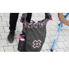 20212EU Pressure Washer Motorcycle Bundle
